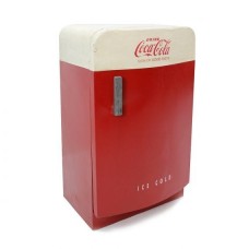 Декоративный шкафчик-холодильник Coca-Cola
