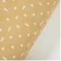 Наволочка Zale из 100% хлопка горчичного цвета с белыми треугольниками 45 x 45 см